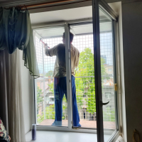 Вольер для кота на большое окно