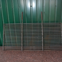 Решетка на барбекю.