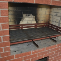 Решетка на барбекю.