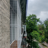 Вольер для кота на большое окно