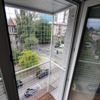 Вольер для кота на большое окно