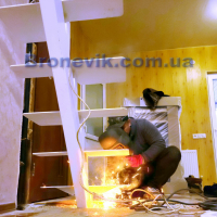 Лестница на одном косоуре