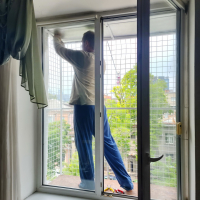 Вольер для кота на большое окно