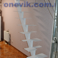 Лестница на одном косоуре