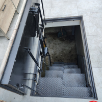 Люк автоматический обшитый