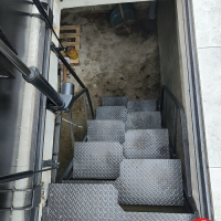 Люк автоматический обшитый