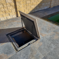 Люк на бассейн под керамогранит.