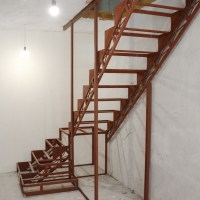 Лестница с пригласительной ступенью