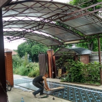 Навес из поликарбоната  POLYGAL