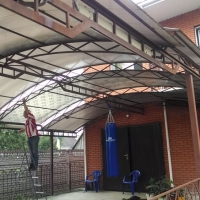 Навес из поликарбоната  POLYGAL