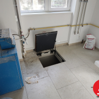 Люк и лестница в подвал