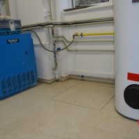 Люк и лестница в подвал