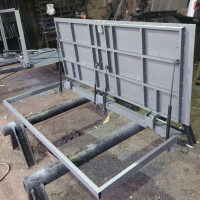 Люк на подвал