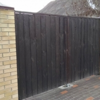 Ворота распашные обшитые деревом