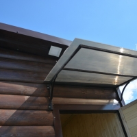 Туалет из дерева с мет. каркасом.