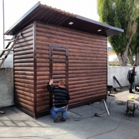 Туалет из дерева с мет. каркасом.