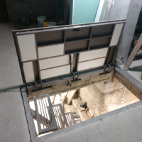 Люк на три петли