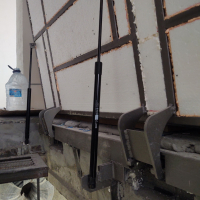 Люк на три петли