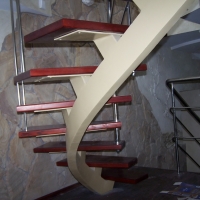 Лестница радиусная на одном косоуре