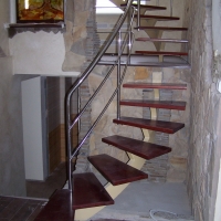 Лестница радиусная на одном косоуре