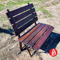 Лавочка обшитая деревом