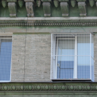 Вольер для кота на большое окно