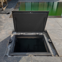 Люк на бассейн.