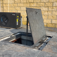 Люк на бассейн под керамогранит.