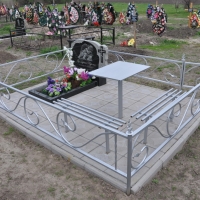 Стол на одной ножке