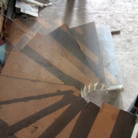 Лестница радиусная на одном косоуре