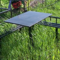 Стол на одной ножке